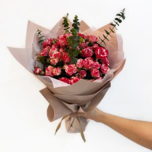 classic red rose bouquet 7 stems
